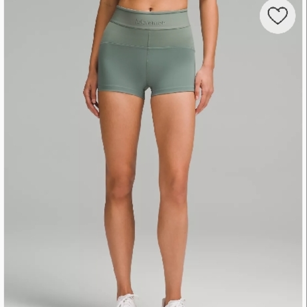 NWT lululemon License to Train High-Rise Short 2" Logo, Size 8
